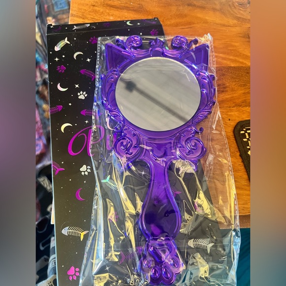 Black moon cosmetics Purrfect Handheld Mirror New in Box - Picture 1 of 4
